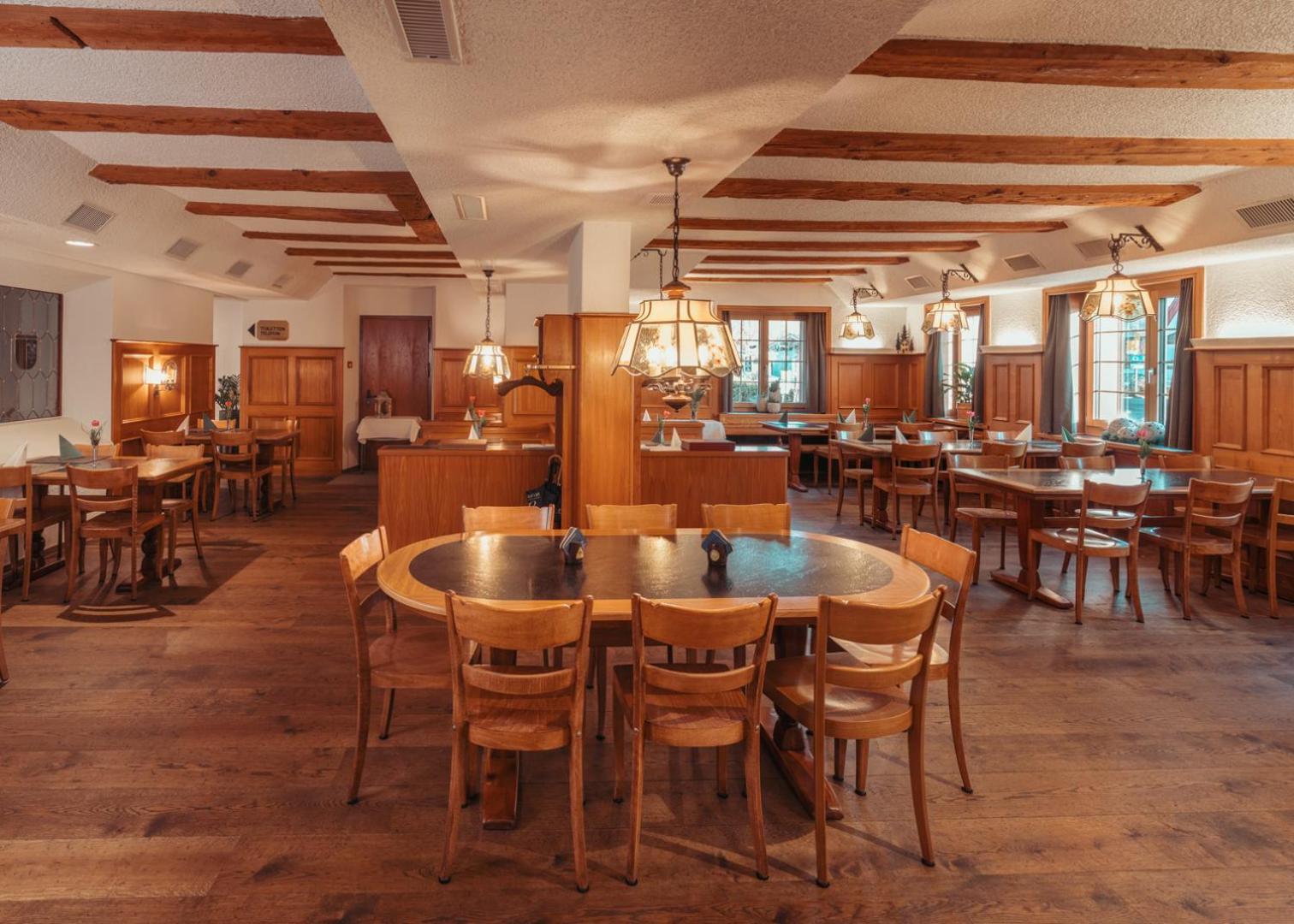 Hotel Restaurant Kreuz Kaiserstuhl Exterior photo
